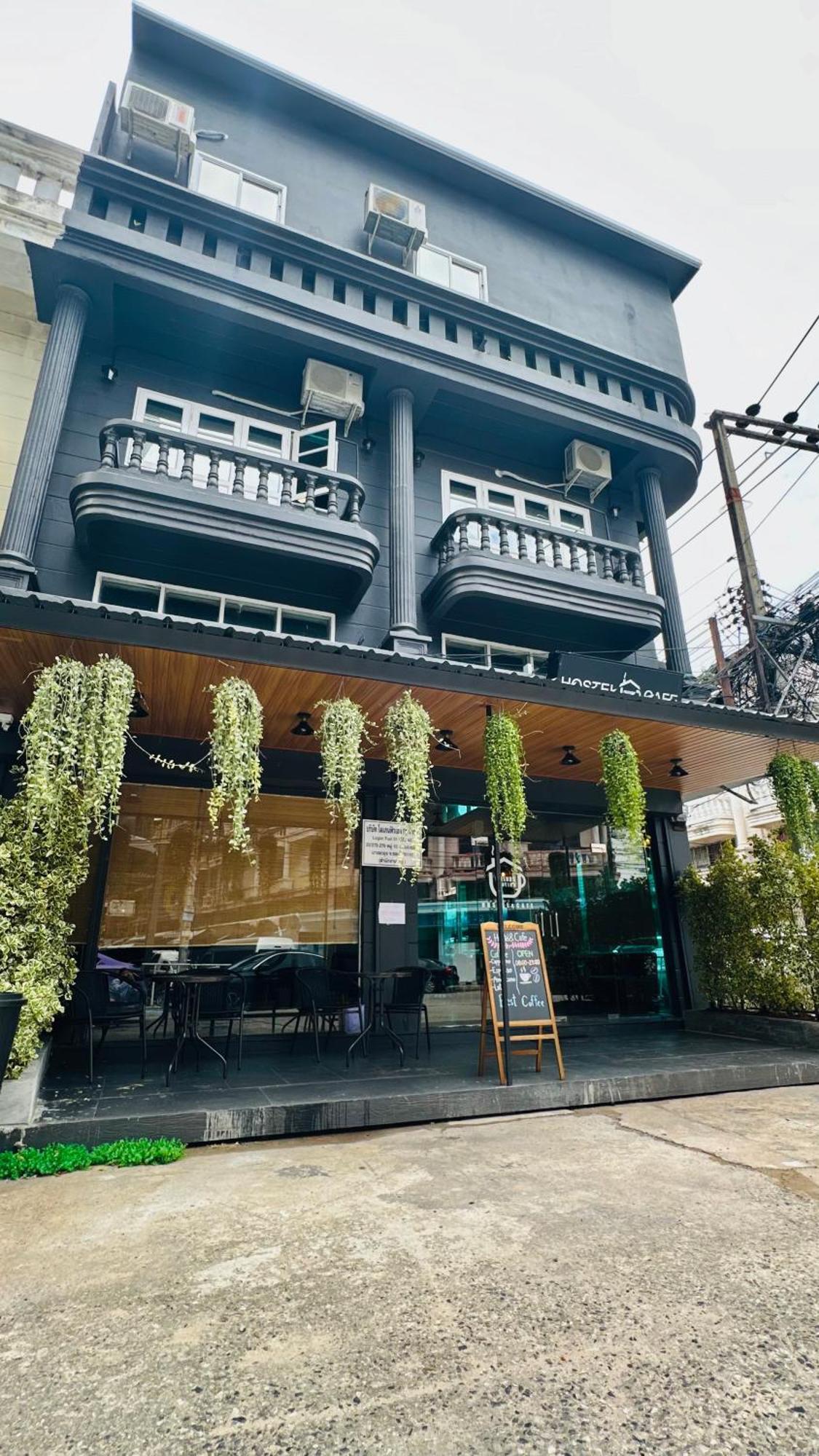 Champagne Hostel & Cafe Pattaya Exterior foto